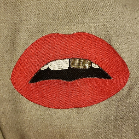 JONATHAN ADLER LIPS BEAD-EMBELLISHED CAMEL HAIR AND WOOL-BLEND THROW $43… - Picture 4 of 7